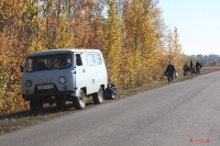 Ждем Губернатора: госслужащие убирают дороги, частникам ставят новые заборы._1