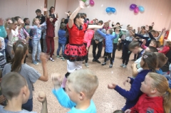 Детский праздник в Екатериновском УСПН провела ртищевская шоу-группа 