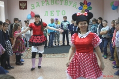 Детский праздник в Екатериновском УСПН провела ртищевская шоу-группа 